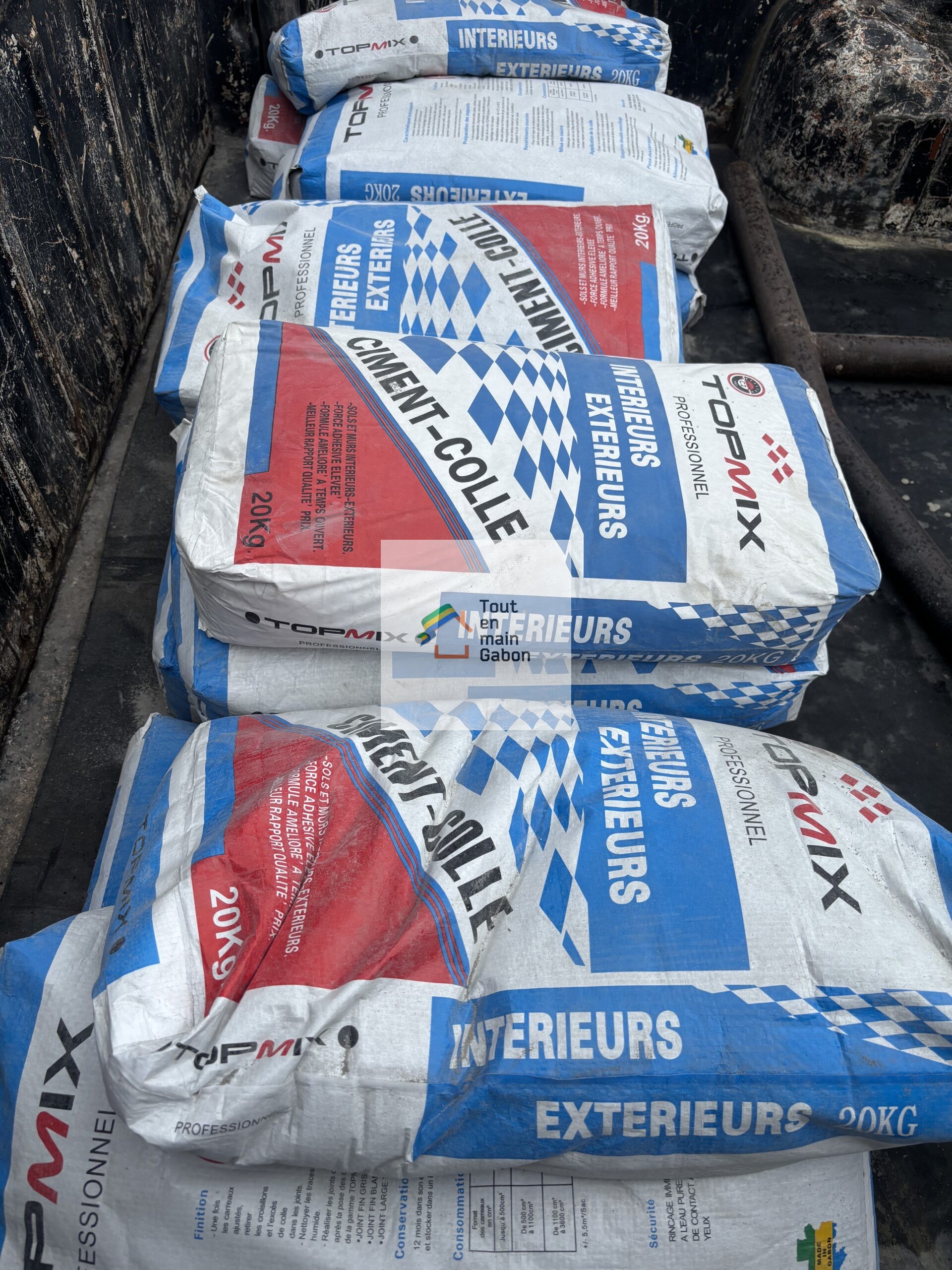 Matériaux et ciment colle pour chantier au Gabon avec TEMG